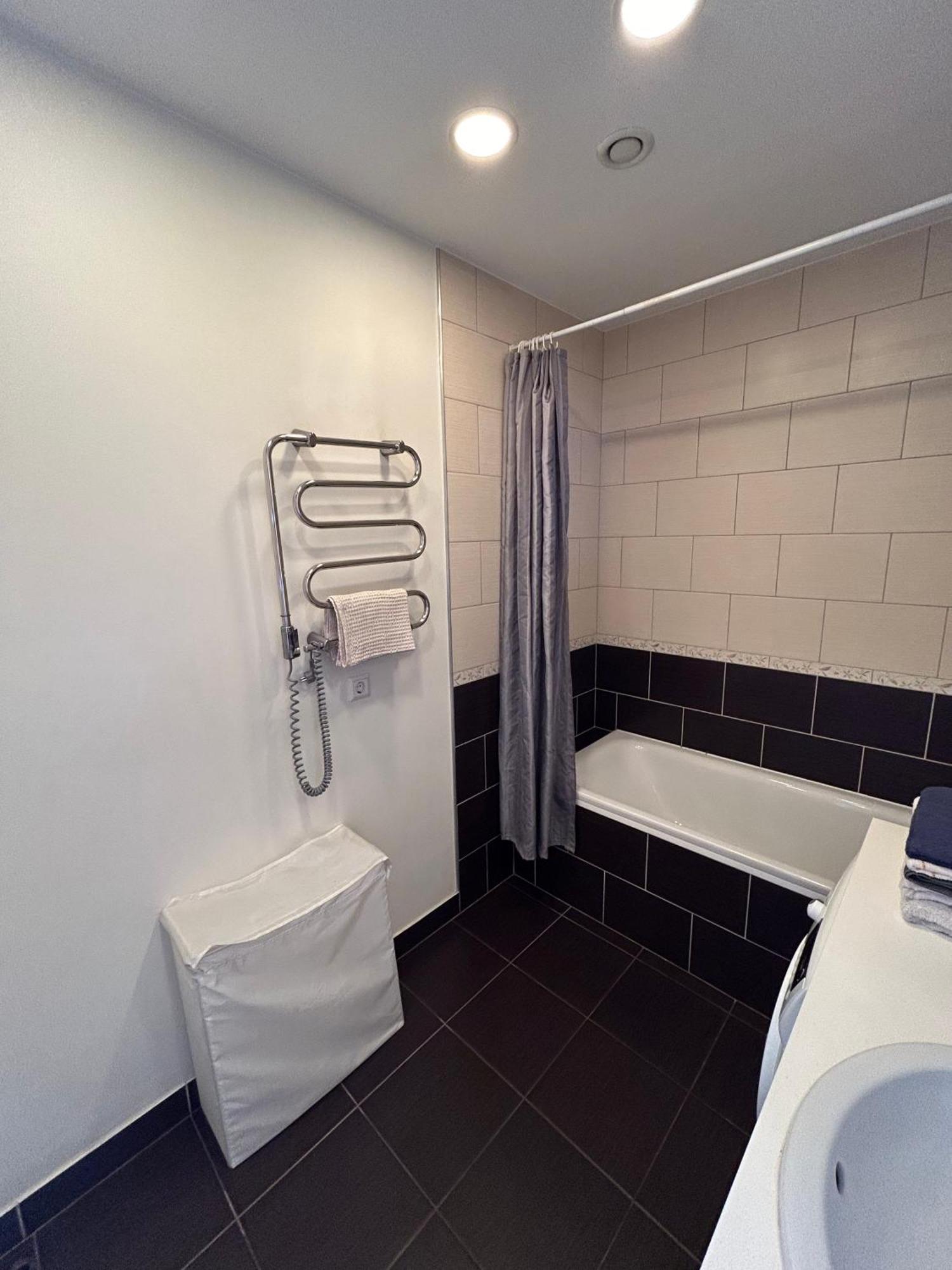 Your Home - Spacious Apartment In City Center, With Balcony & Self Check-In VNO Dış mekan fotoğraf