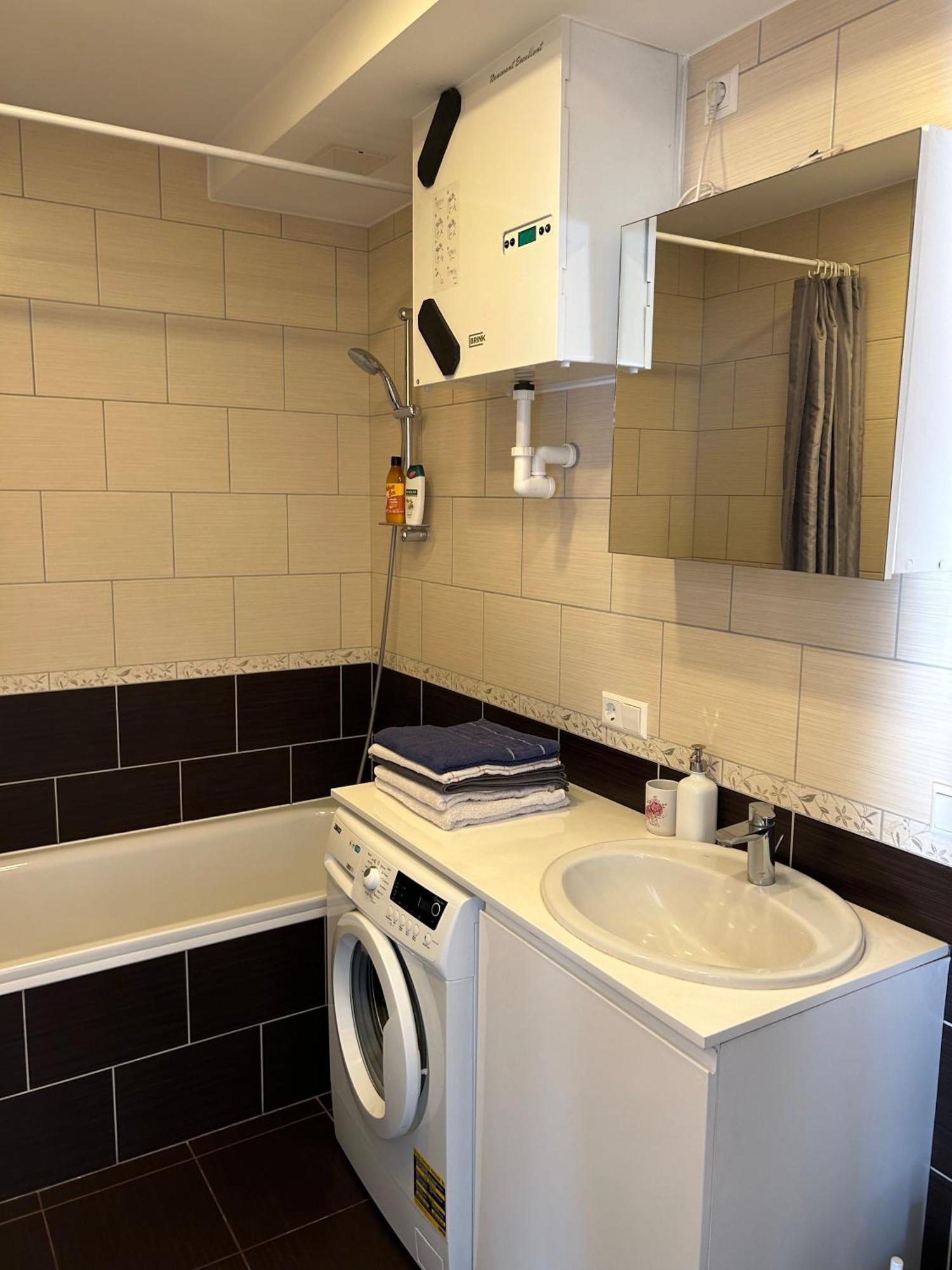 Your Home - Spacious Apartment In City Center, With Balcony & Self Check-In VNO Dış mekan fotoğraf