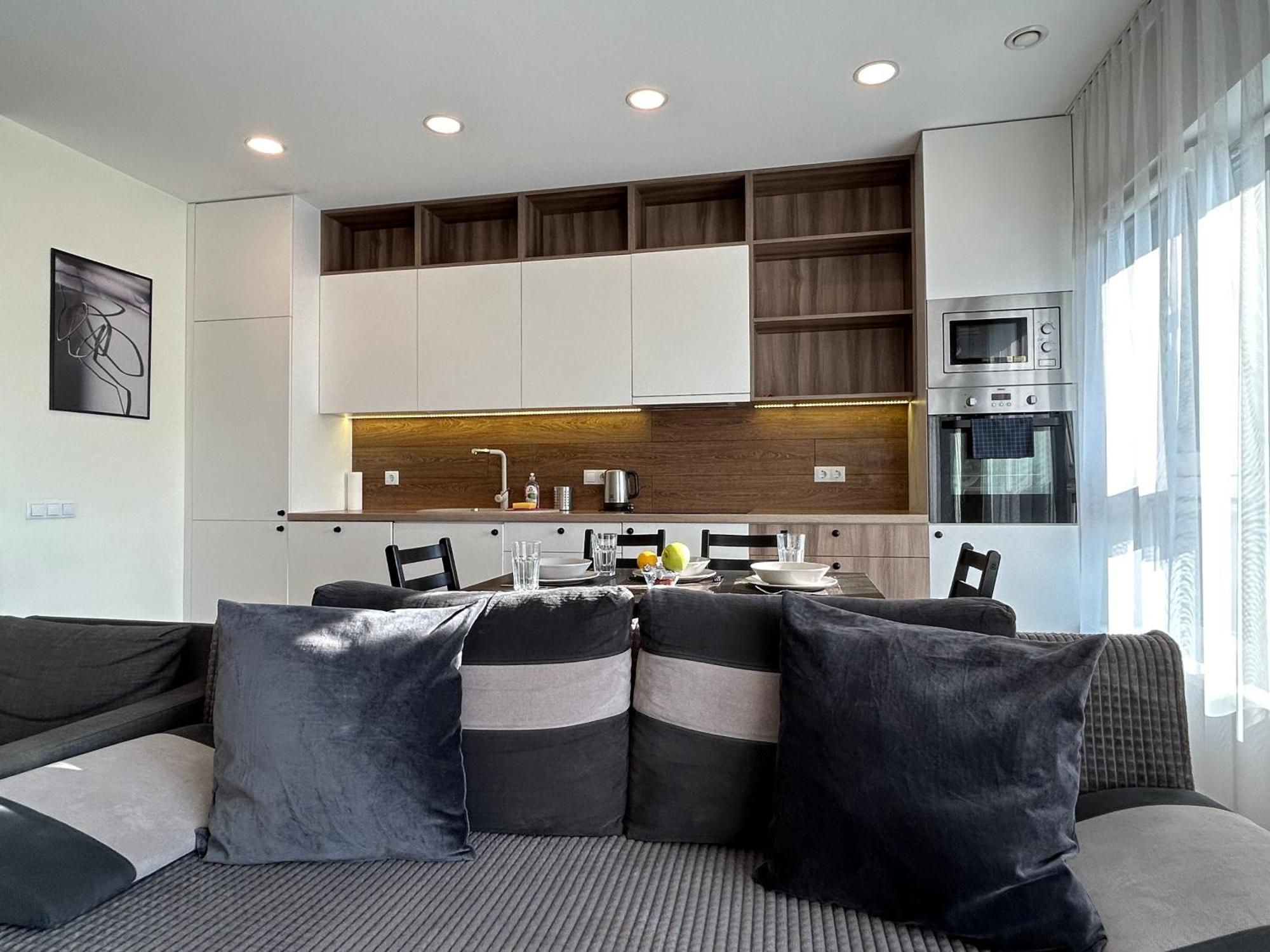 Your Home - Spacious Apartment In City Center, With Balcony & Self Check-In VNO Dış mekan fotoğraf
